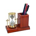 Pen Holder | 2 Minute Brass Sand Timer | Natural Sand Color | Smiley Design | Hourglass with Pen Holder | Wooden Base | 11x8x15cm | Pen Stand Hourglass for Gifts (Pack of 1).