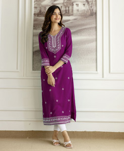 PETOPIAN Women Embroidered Straight Kurta