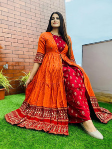 Pranshi Women Embroidered Anarkali Kurta