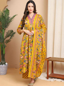 priyanshi fashion world women kurti pant dupatta set