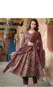 Priyanshi Fashion World Women Kurti Pant Dupatta Set