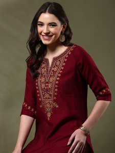Punky Women Embroidered Straight Kurta