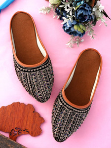 Quikni Women Flats