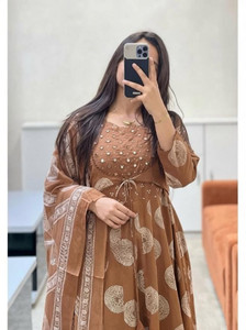 r n Women Kurta Dupatta Set