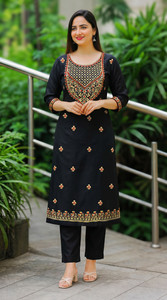 RAMWEAVERS Women Embroidered Straight Kurta