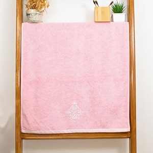 rangoli 100 bamboo bath towel for men amp women  unisex 500 gsm organic royale bathing towel  large size ultra soft quick-drying super absorbent amp eco-friendly towels for bath - peach color