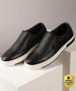 RED CHIEF Slip On Sneakers For Men