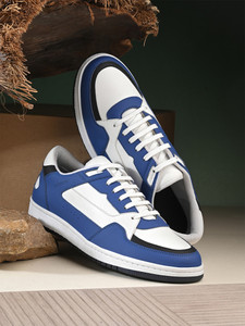 Roadster Men The Lifestyle Co. Men Colourblocked
