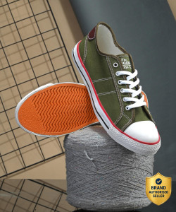 Roadster Men Olive Lightweight Canvas Lace Up