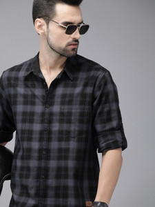 Roadster Men Regular Fit Checkered Spread Collar