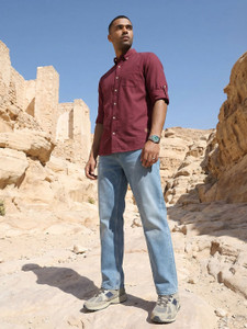 Roadster Men Regular Fit Solid Button Down