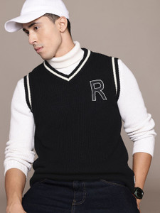 Roadster Men Self Design V Neck Black