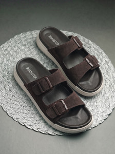 Roadster Men Slides Brown 6