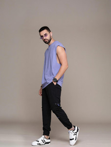 Roadster Solid Men Round Neck Purple T-Shirt