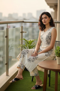 Saanjh Women Kurta Pant Set