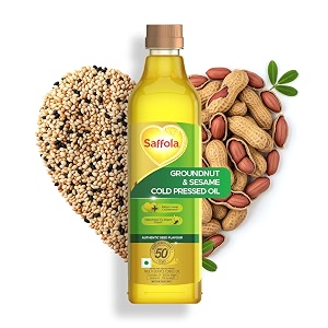 saffola cold pressed multi-source oil  groundnut oil amp sesame seed oil  helps lower cholesterol make easy-to-digest food  1l pet bottle