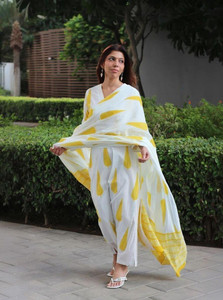 SANGOURI Women Kurti Pant Attached Dupatta Set