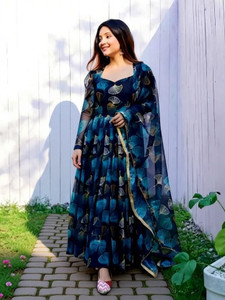 SHISHKALA Women Kurta and Dupatta Set
