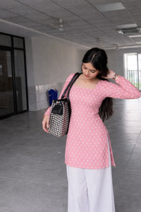 Shivifashion Women Printed Straight Kurta