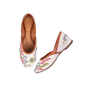 SilverArrow Ethnic Embroidery Jutti with Beautiful Design