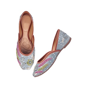SilverArrow Ethnic Embroidery Jutti with Beautiful Design