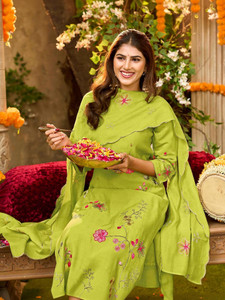 Skylee Women Kurta Pant Dupatta Set