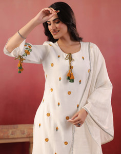 Skylee Women Kurta Pant Dupatta Set