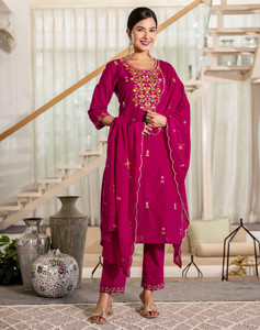Skylee Women Kurta Pant Dupatta Set