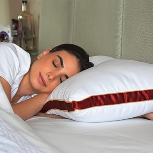 sleepsia microfiber bed pillow for sleeping  down alternative ultrasoft cotton washable pillow with satin gusset  soft pillow with red decorative stripes  queen pack of 1