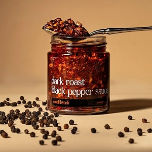 smallbatch dark roast black pepper sauce gourmet condiment made with fresh ingredients spread dip saute pizza momo paneer burger fish eggs preservative free 100 vegan - 180 gms
