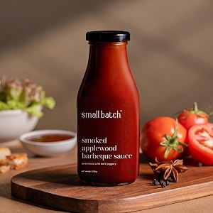 smallbatch smoked applewood barbeque sauce gourmet condiment made with fresh ingredients smoky tangy spread dip saute marinate baked beans toast preservative free pure veg - 350g