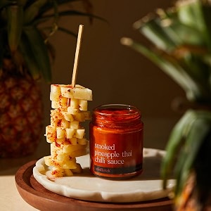 smallbatch smoked pineapple thai chilli sauce gourmet condiment made with fresh ingredients spread dip stir fry marinate pasta chicken sandwich preservative free pure veg - 180g