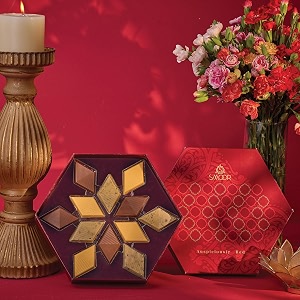 smoor assorted choco mithai box premium kaju katli gift box  luxury gift hamper for birthdayanniversarymother39s dayamp special occasions  108g