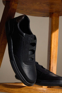 Snitch Black Solid Sneakers Sneakers For Men