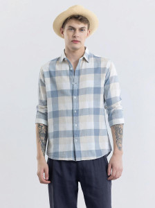 Snitch Men Checkered Casual Light Blue Shirt