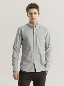 Snitch Men Solid Casual Grey Shirt