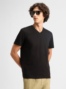 Snitch Solid Men V Neck Black T-Shirt