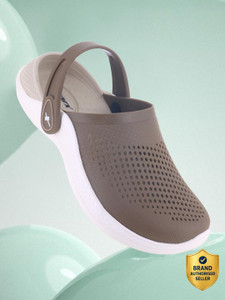 Sparx Men Clogs