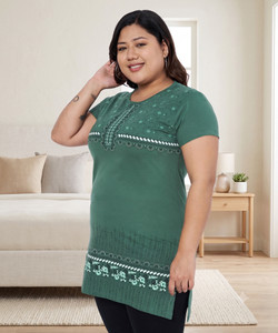 Star Touch Printed Women Round Neck Green