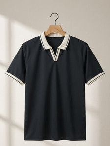 STEVESTATUS Solid Men Polo Neck Black T-Shirt