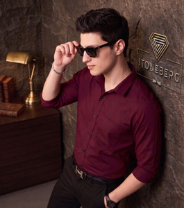 STONEBERG Men Solid Formal Maroon Shirt