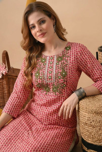 Surhi Women Embroidered Straight Kurta