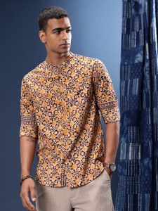 Taavi Men Printed Casual Multicolor Shirt