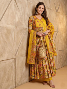 Taranjal Women Kurti Pant Dupatta Set