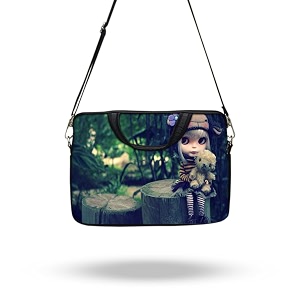 theskinmantra chain laptop sleeve bag compatible with laptopmacbookschrombooknotebookzbook 141 inch slingstrap girl with a dol