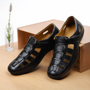 tr men sandals