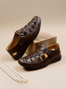 tr men sandals