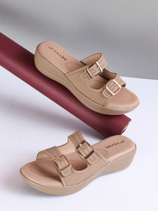 trase women wedges