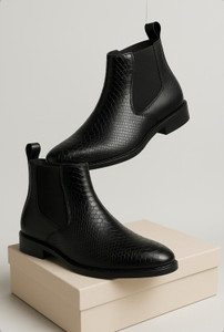 trendy villa Boots For Men