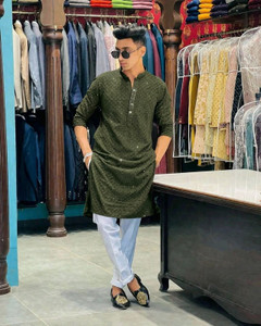 TRIGUNA Men Embroidered Straight Kurta